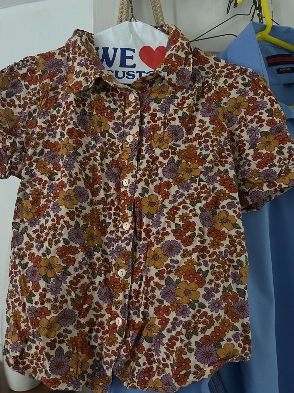 ModCloth x Princess Highway Short-Sleeve Collared Seventies Floral Shirt